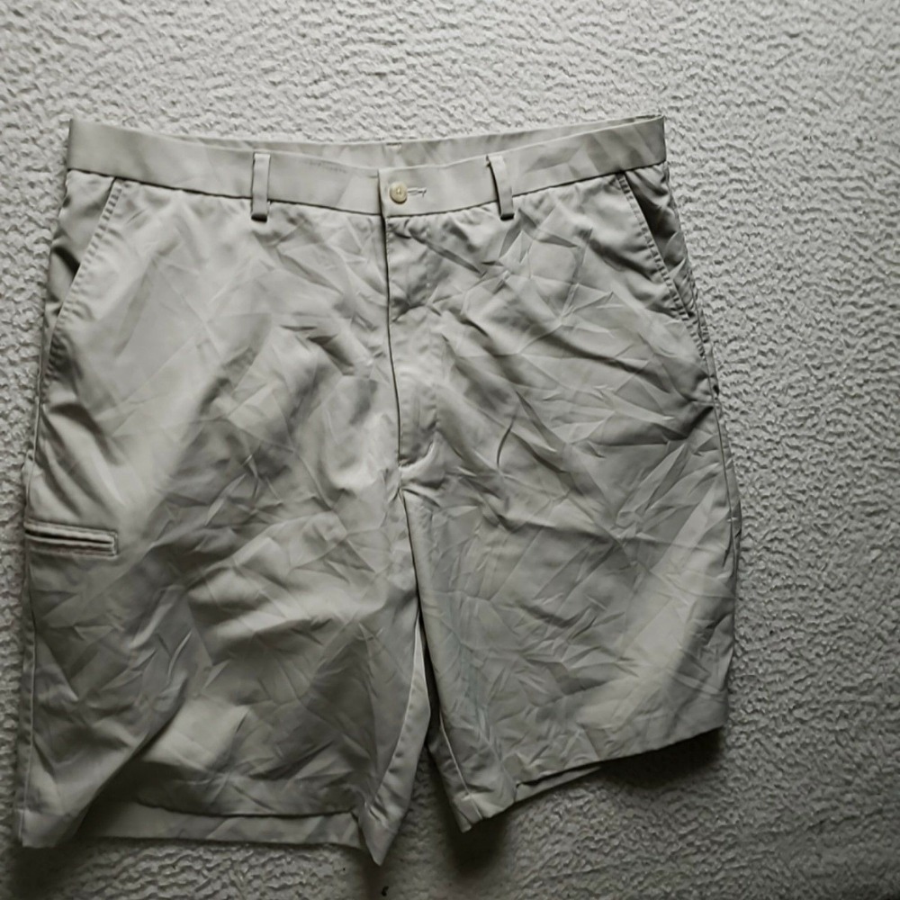 Grand Slam Golf Shorts Mens 38 Gray 100% Polyester 11 Inseam Pockets Performance